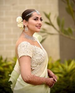 Anagha Bhosale Instagram - Elegance never goes out of style 🦚❤️
#anaghabhosale 
.
.
.
Outfit: @krupa_jain 
Makeup: @bijal_chauhan_ 
Hair: @ruchishah_mua 
Jewellery: @riddhi_bandra 
Styled by: @jivikasetpal