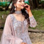 Anagha Bhosale Instagram - Good vibes. New feels. Old intentions. Same❤️heart🦚 . #anaghabhosale . Outfit: @jiyabyveerdesignstudio Styled by: @jivikasetpal @tanvisetpal Jewellery: @riddhi_bandra @aurnument Makeup: @bijal_chauhan_ Hair: @ruchishah_mua