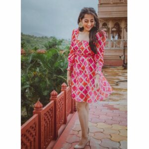 Anagha Bhosale Instagram - Close your eyes and turn your face into the wind🌬 ❤️🦚
.
.
.
Shot by:  @harsh__mevada 
Styled by: @jivikasetpal  Styling intern: @shehjan26 Outfit: @poojavermalabel  Earrings: @jewellerybysheen Rings: @aurnument