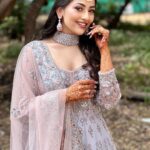 Anagha Bhosale Instagram - Good vibes. New feels. Old intentions. Same❤️heart🦚 . #anaghabhosale . Outfit: @jiyabyveerdesignstudio Styled by: @jivikasetpal @tanvisetpal Jewellery: @riddhi_bandra @aurnument Makeup: @bijal_chauhan_ Hair: @ruchishah_mua