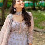 Anagha Bhosale Instagram - Good vibes. New feels. Old intentions. Same❤️heart🦚 . #anaghabhosale . Outfit: @jiyabyveerdesignstudio Styled by: @jivikasetpal @tanvisetpal Jewellery: @riddhi_bandra @aurnument Makeup: @bijal_chauhan_ Hair: @ruchishah_mua