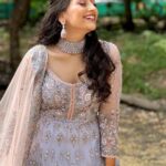 Anagha Bhosale Instagram - Good vibes. New feels. Old intentions. Same❤️heart🦚 . #anaghabhosale . Outfit: @jiyabyveerdesignstudio Styled by: @jivikasetpal @tanvisetpal Jewellery: @riddhi_bandra @aurnument Makeup: @bijal_chauhan_ Hair: @ruchishah_mua