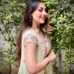 Anagha Bhosale Instagram - It’s not what you see, but how you see, that brings wisdom 🦚 . . . Styled by @jivikasetpal Outfit @krupa_jain @tanvisetpal Earrings @embelliebyg
