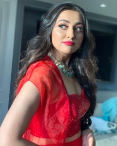 Anagha Bhosale Instagram - Red is a bit of ...everything classy everything crazy 
.
Stay tuned @erthlabel 
Coming soon.