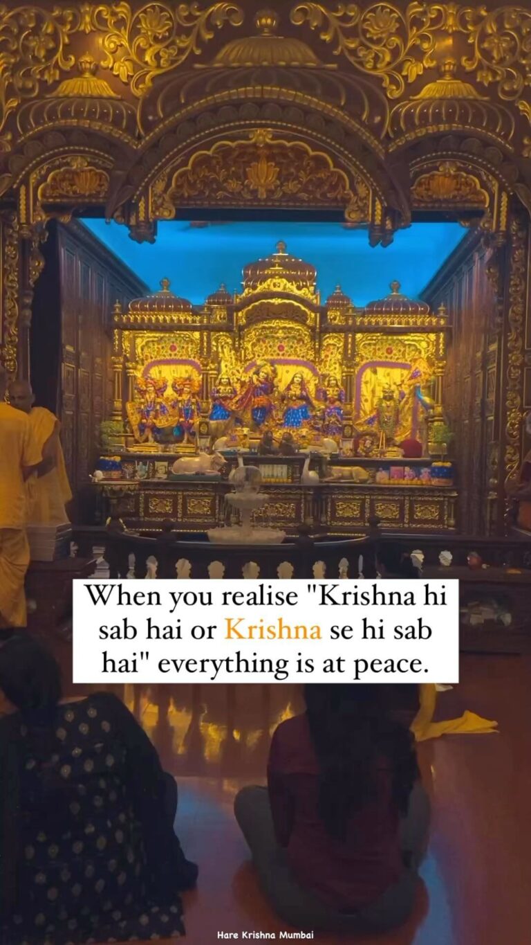 Anagha Bhosale Instagram - Krishna ‘our only supporter 🙇‍♀️ .. . . #iskontemple #mumbai #iskconchowpatty #Temple #gokul #vrindavan #radhe #radheradhe #krishna #bhajan #reelsinstagram #reelkarofeelkaro #explorepage #trending #temple ##sitaram #ram #harekrishna ISKCON Chowpatty - Sri Sri Radha Gopinath Temple