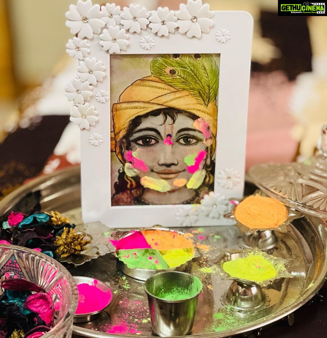 Anagha Bhosale Instagram - Colours of love🌈 Happy Holi everyone 2023 May this auspicious day of Gaura Purnima & Holi fill our lives with colourful love & pure devotion towards Radha Rani & Hari ♥️🦚