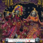 Anagha Bhosale Instagram – आइए भगवान कृष्ण के नाम का स्मरण करके अपने हृदय में आनंद का संचार करें।

#krishna #krishnafest #krishnalove