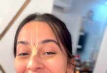 Anagha Bhosale Instagram - Thought of the day Only Krishna is with us every second & only he knows how much each person is close to him. Just Chant Hare Krishna Mahamantra & be happy 😊
