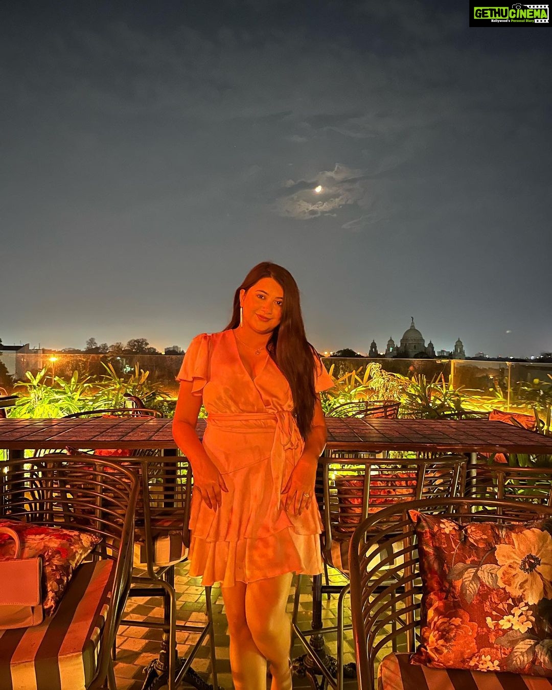 Anamika Chakraborty Instagram - The night was red. ❤️ Roots