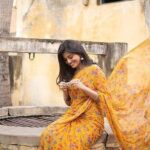 Anandhi Instagram – 🌻 #yellow#yellowsaree#photoshoot