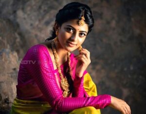 Anandhi Instagram - ✨ #saree#shooting#photoshoot