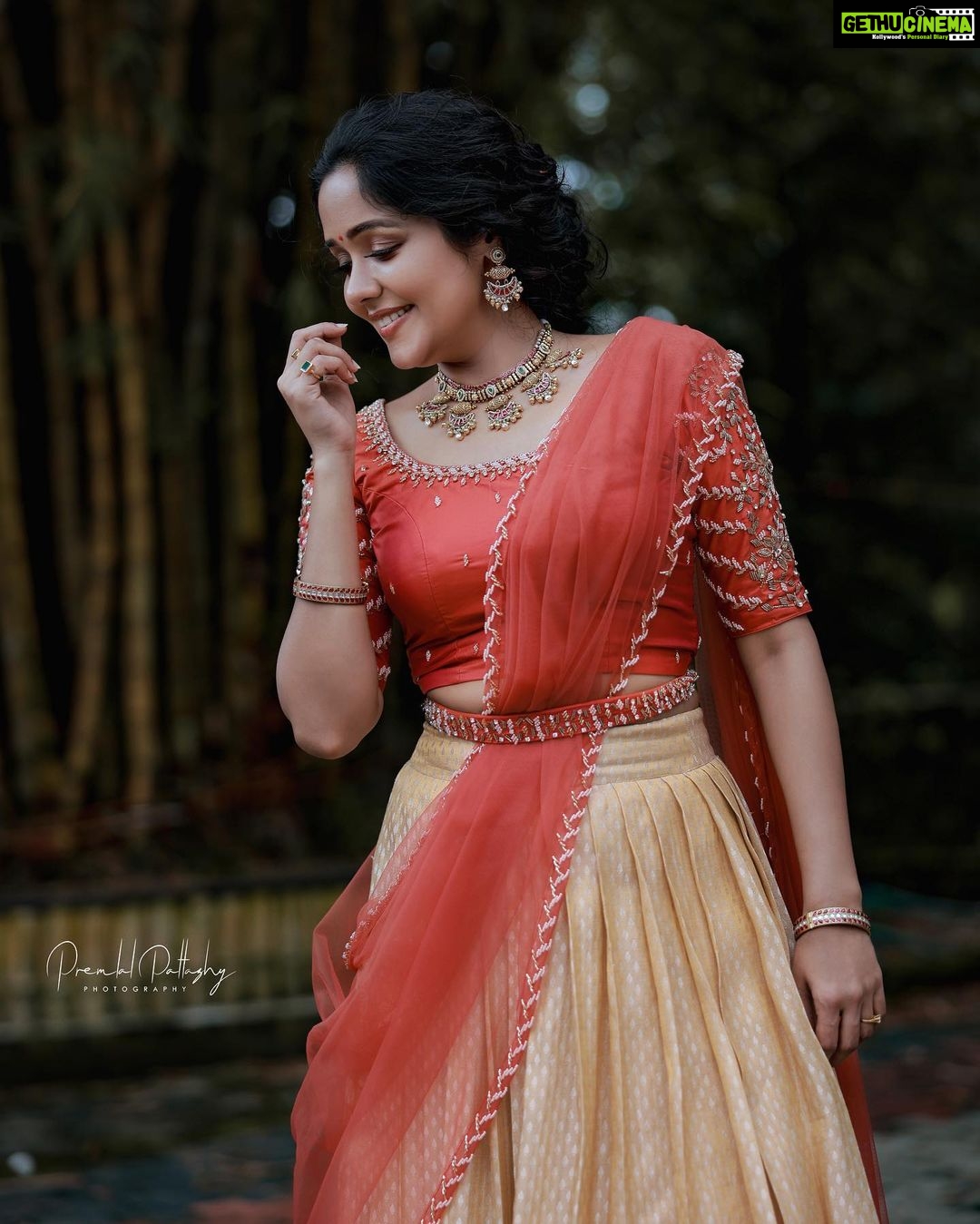 Ananya Instagram - 📸 : @stories_by_premlal Stylist: @stylestoriesbypriyanka @babe_by_minnumaria Jewellery : @labroiche_bridal_jwellary_ Mua : @pinkyvisal