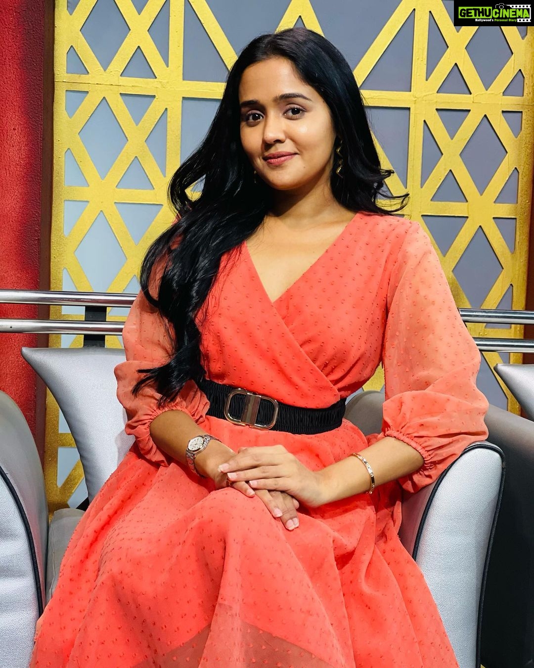 Ananya Instagram - Wearing: @_susan_lawrence_ @allonawallkochi Wardrobe Consultant: @arjun_vasudevs HMUA: @jo_makeup_artist