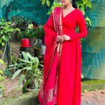 Ananya Instagram - Wearing: @byhand.in Wardrobe Consultant: @arjun_vasudevs HMUA: @jo_makeup_artist Jewellery: @touchwood_store @allonawallkochi