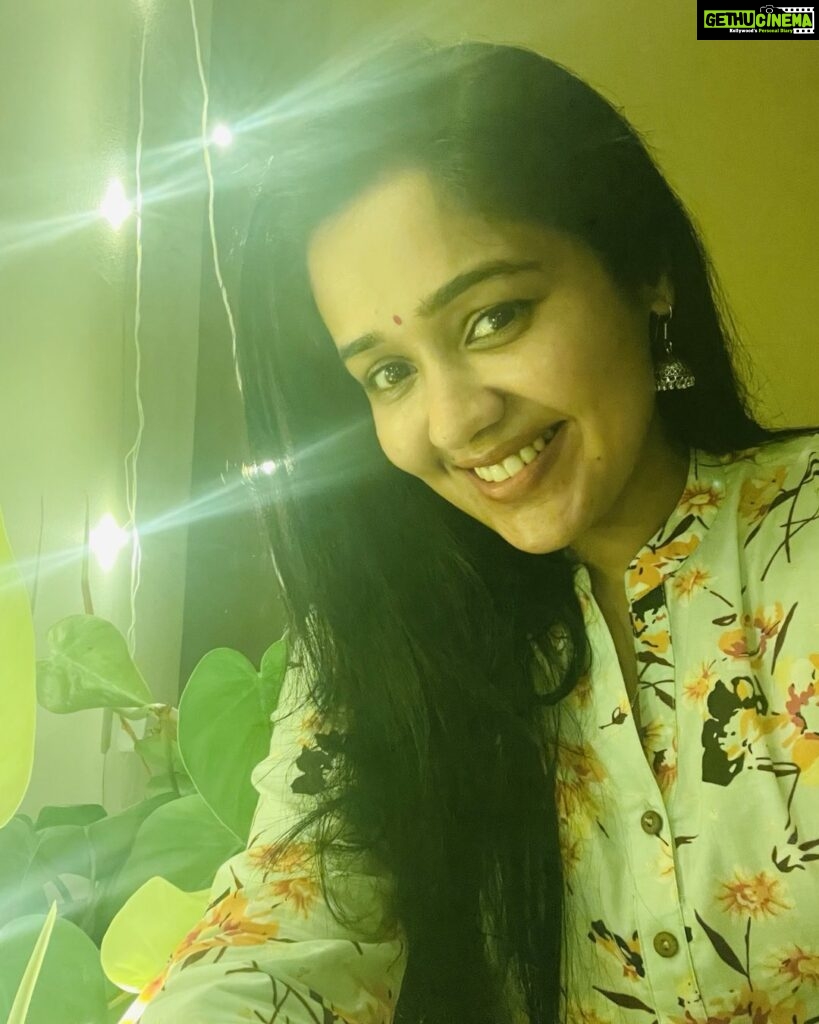 Ananya Instagram - May the beauty of the Deepavali season Fill your home with Happiness, And may the coming year provide you with all That bring you joy! #happydeepavali #diwali #lights #festivaloflights