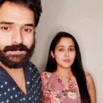 Ananya Instagram – Swasame Swasame……🎶
@_arjungopal_
#thennalimovie #kamalhaasan #jothika #tamilsongs #tamil #tamilsongs #tamilcinema #instagramreels