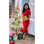 Ananya Instagram - “Oh jingle bells jingle bells jingle all the way! Oh what fun it is to ride In a one horse open sleigh, Hey!” Merry Christmas 🎄