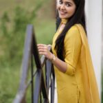 Ananya Instagram - @sajithandsujith @bloom_by_priyanka @stylestoriesbypriyanka @rahith_m_dharman @Latheef_Photography Grading : @_ashwin_bivera_ @sravanamsachu_photographer #yellowlove #instapic #lastpicofthisseries #😜