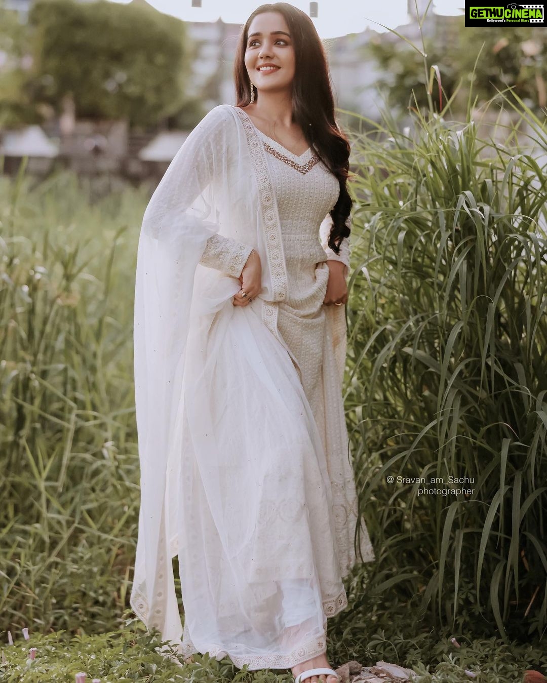 Ananya Instagram - Makeover : @sajithandsujith Stylist: @sabarinathk_ Outfit: @aatmabyamitha Video : @sadique_filmer Photgrapher : @sravanamsachu_photographer Colour grading : @ashwinbivera Camera assists: @_malekith_