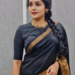 Ananya Instagram - 🖤🧡 Mua : @pinkyvisal Styled :@stylestoriesbypriyanka Jewellery: @labroiche_bridal_jwellary_ #black #gold #saree #love #favorite #beauty #🖤 #🧡