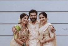Ananya Instagram - Chakkare..U are great as a sister-in-law ,as a friend you are the best, we are blessed to have you in our family ❤️welcome to our family Maadhu😘My thakkudu @_arjungopal_ got married.💃💃 Groom Mua : @sreegeshvasan_makeupartist Bride. Mua. : @renjurenjimar Shirt Groom : @men_in_q_wedding Mundu Groom : @sivaramtex_kuthampully #newlywedcouple #brotherwedding #sisterinlaw #brothersisterlove❤️