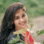 Ananya Instagram - ഒരു ചിരിയോടെ മറക്കാൻ കഴിയുന്ന പ്രശ്നങ്ങളെ നമുക്കൊള്ളു....😊❤️ 📸 @anulalphotography #smile #photo #instagram #love #picoftheday #instadaily #instalove