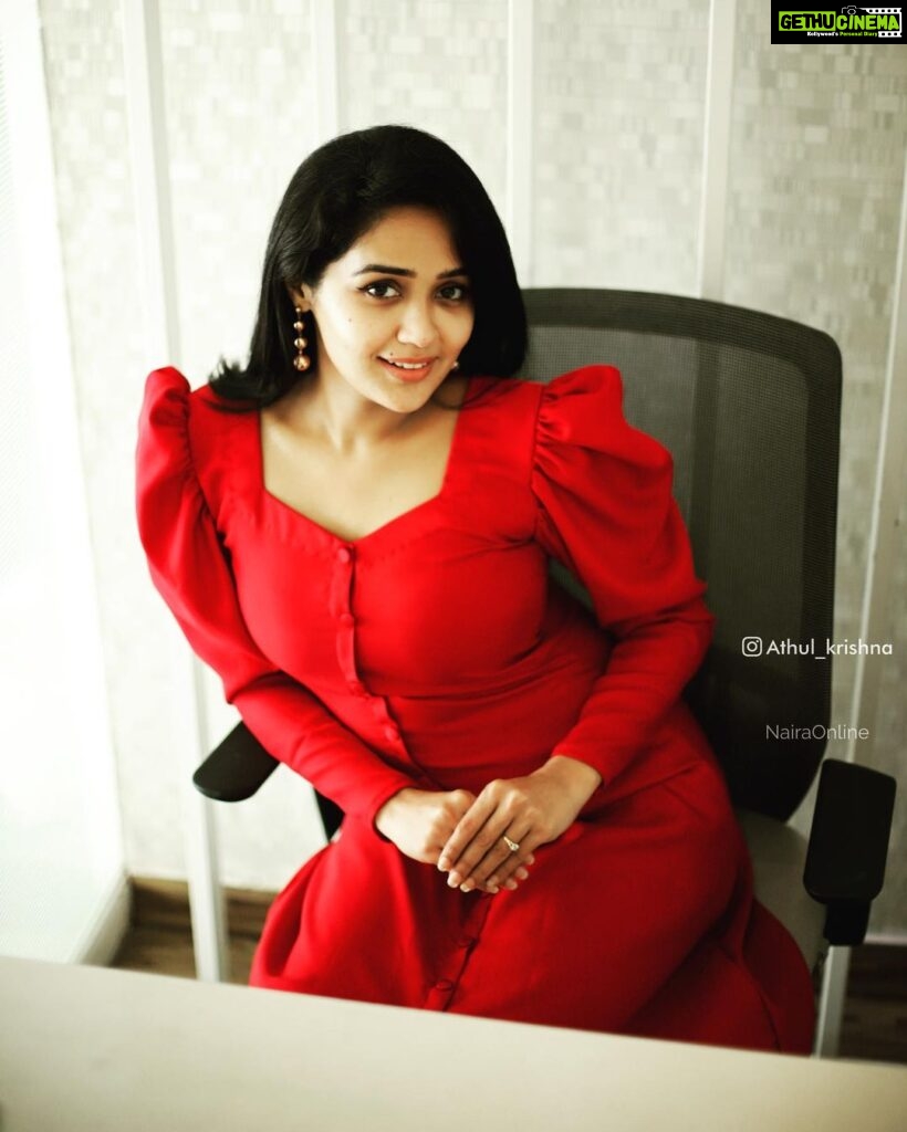 Ananya Instagram - “Nothing attracts attention like a red dress.” 👗@nairaonline 📸@athul_krishna________