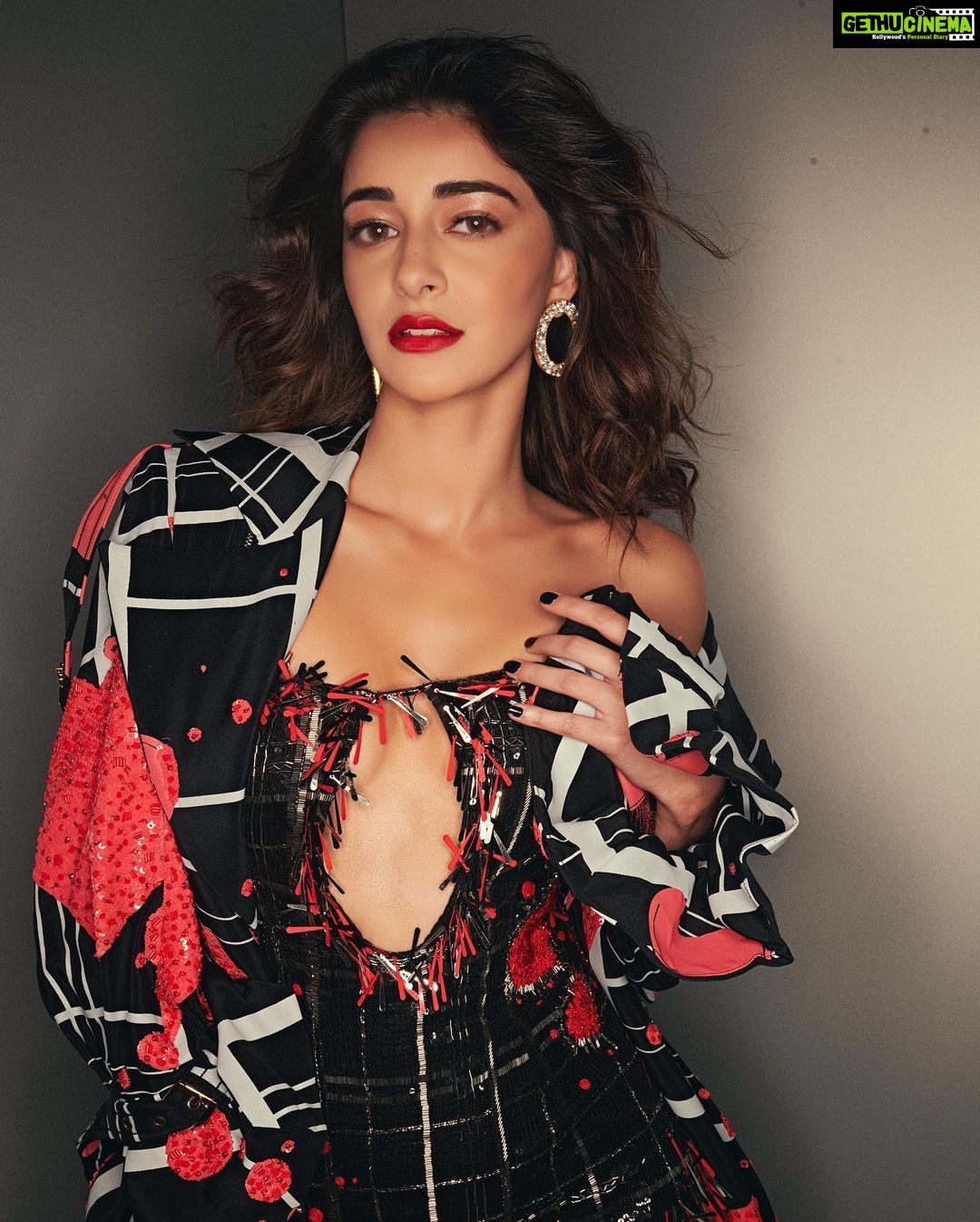 Ananya Panday Instagram - 💋 @lakmefashionwk grand finale!