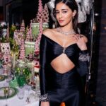 Ananya Panday Instagram – Such an honour to attend the @swarovski #OpenTheWonder dinner in NYC with such gorgeous, wonderful people 🤍✨ thank you @giovannaengelbert @alexisnasard & team @swarovski #Swarovski #OpenTheWonder #IgniteYourDreams New York, New York