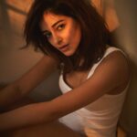Ananya Panday Instagram - You are the sky. Everything else, it’s just the weather 🌤️