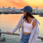 Ananya Panday Instagram - Nothing makes us 😊 more than sunsets ☀️ what a lovely lovely trip thank you @QatarAirways @HIAQatar @QatarExecutive #FIFAQatar22