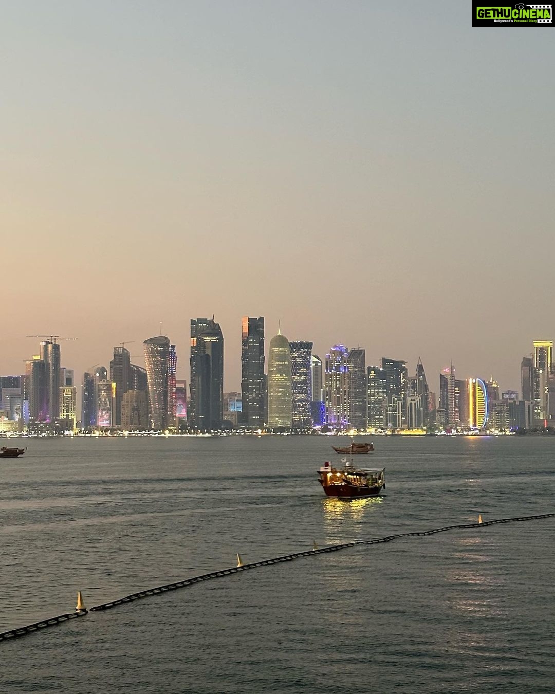 Ananya Panday Instagram - Nothing makes us 😊 more than sunsets ☀️ what a lovely lovely trip thank you @QatarAirways @HIAQatar @QatarExecutive #FIFAQatar22