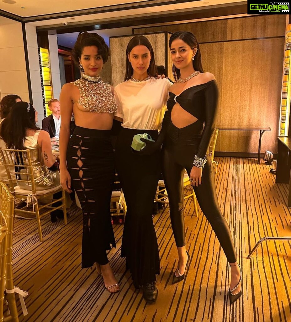 Ananya Panday Instagram - Such an honour to attend the @swarovski #OpenTheWonder dinner in NYC with such gorgeous, wonderful people 🤍✨ thank you @giovannaengelbert @alexisnasard & team @swarovski #Swarovski #OpenTheWonder #IgniteYourDreams New York, New York