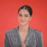 Ananya Panday Instagram - @Droolsindia & I wish you a very happy and prosperous Diwali! Let’s make a promise to celebrate this festive season in a pet-friendly way & be mindful towards the health and well-being of our furry friends. Protect them from the noise & stress of firecrackers. Don’t forget to pamper your pets with unconditional love, hugs & treats from @droolsindia !! ❤️🎉 #diwali #happydiwali #petfriendly #nonoise #careforstrays #droolsindia #festival #bekind