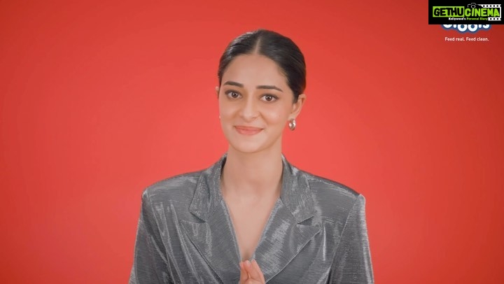 Ananya Panday Instagram - @Droolsindia & I wish you a very happy and prosperous Diwali! Let’s make a promise to celebrate this festive season in a pet-friendly way & be mindful towards the health and well-being of our furry friends. Protect them from the noise & stress of firecrackers. Don’t forget to pamper your pets with unconditional love, hugs & treats from @droolsindia !! ❤️🎉 #diwali #happydiwali #petfriendly #nonoise #careforstrays #droolsindia #festival #bekind