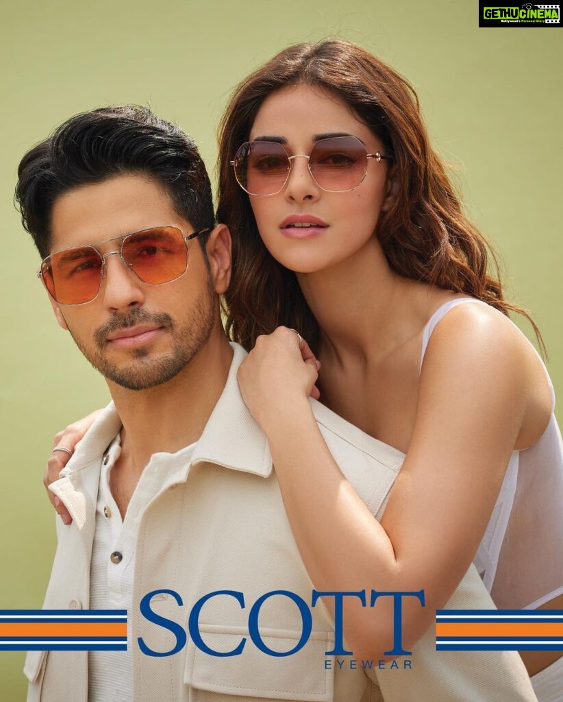 Ananya Panday Instagram - Exclusive, Edgy, and Luxe defines my @scotteyewear experience. What’s yours? Check out their new SS'23 Collection today! 😎 #Scotteyewear #SummerCollection #Scott23 #vision #instagood #eyewearfashion #eyewearstyle #optical #accessories #glasses #sunglasses #travel #shades #vintage #frames #sunnies #optical #ad