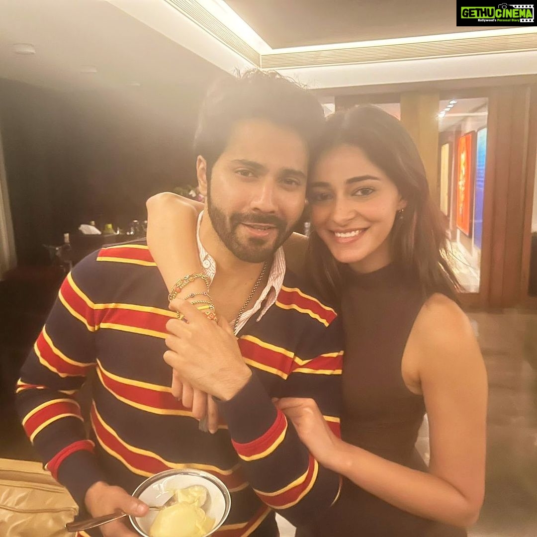 Ananya Panday Instagram - my sweet and spiritual friend @varundvn eating ice cream 🍨 #Student1Student2 📸 @karanjohar