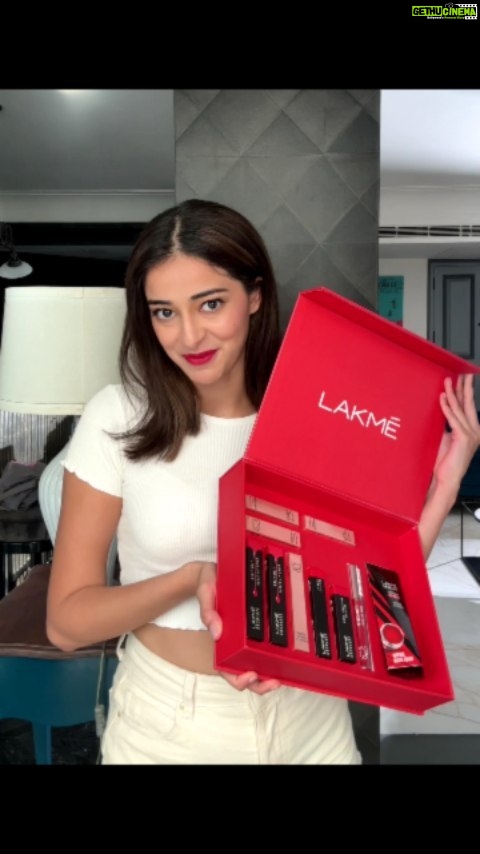 Ananya Panday Instagram - Gorgeous gorgeous girls don’t shy away from flaunting their fave reds!💋 One swipe is all it takes to fall in love! This festive szn i’m ready to #RedSetGo 💄Are you? With Lakmé #RedsForAll you can find your perfect red to slay this festive szn ❤️ #lakme #lakmeindia #redsforall #lakmelips #lakmeabsolute