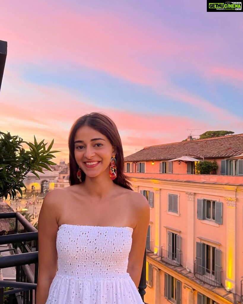 Ananya Panday Instagram - pink skies and wishing fountains 💕 Rome, Italy