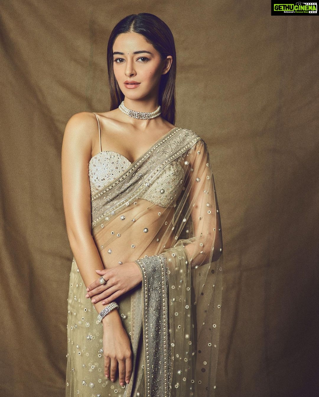 Ananya Panday Instagram - 🤍✨kaju katli was the inspiration 🥹