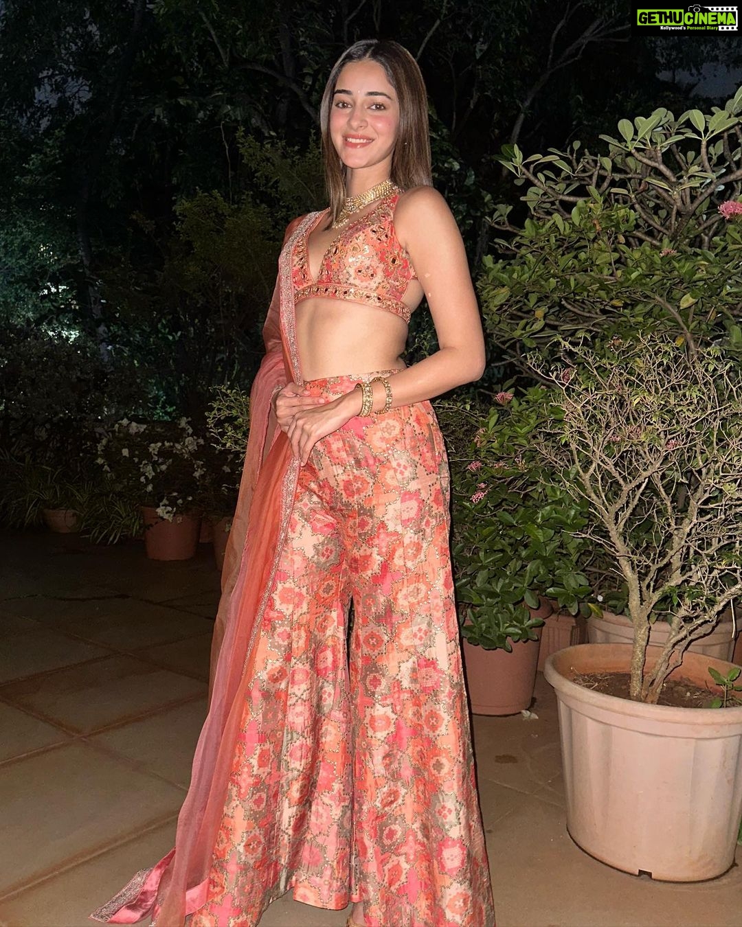 Ananya Panday Instagram - Let Diwali season begin!!! ✨💛