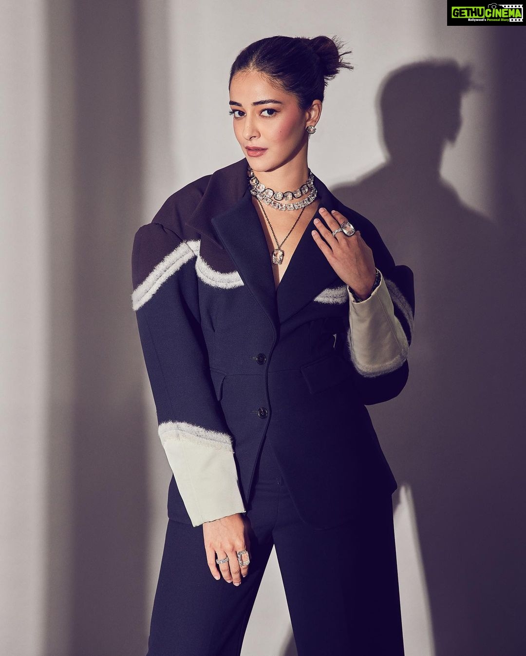 Ananya Panday Instagram - iced out 💎 for @swarovski 🤍