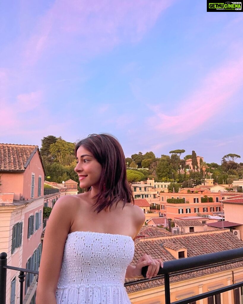 Ananya Panday Instagram - pink skies and wishing fountains 💕 Rome, Italy