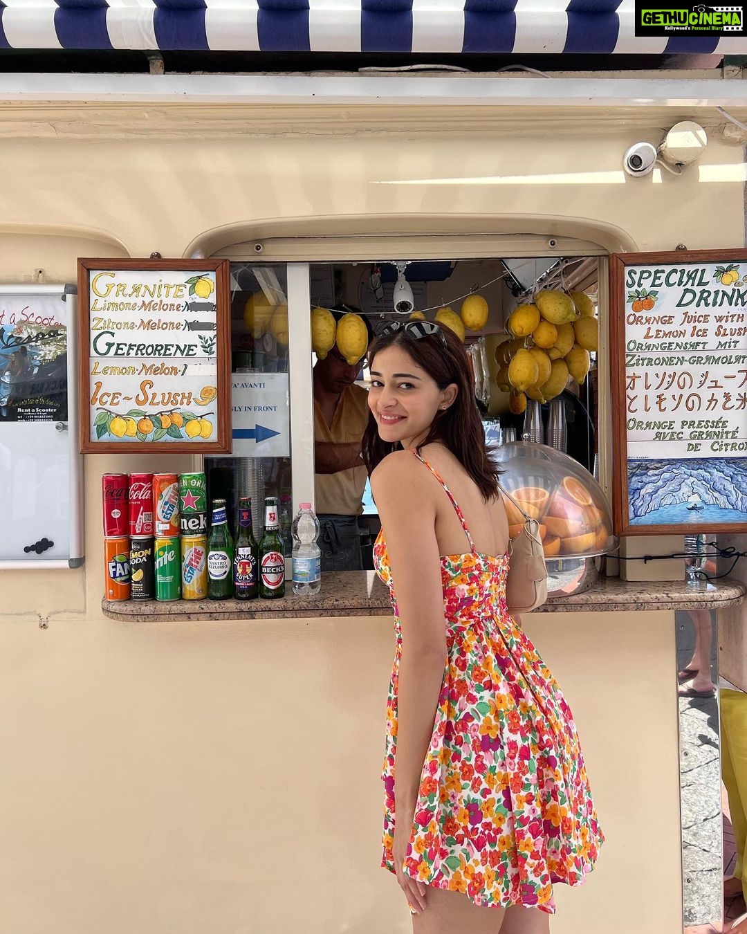 Ananya Panday Instagram - just a girl obsessed with lemon sorbet 🍋☀️🌊 Capri