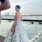 Ananya Panday Instagram - A happy shiny day 💎 @qatarairways @raffles @visitqatar @decc @salamalshawa and H.E. Mr. Akbar Al Baker 🙏🏼