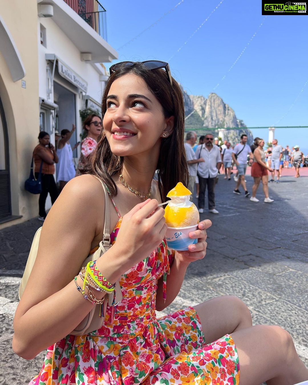 Ananya Panday Instagram - just a girl obsessed with lemon sorbet 🍋☀️🌊 Capri