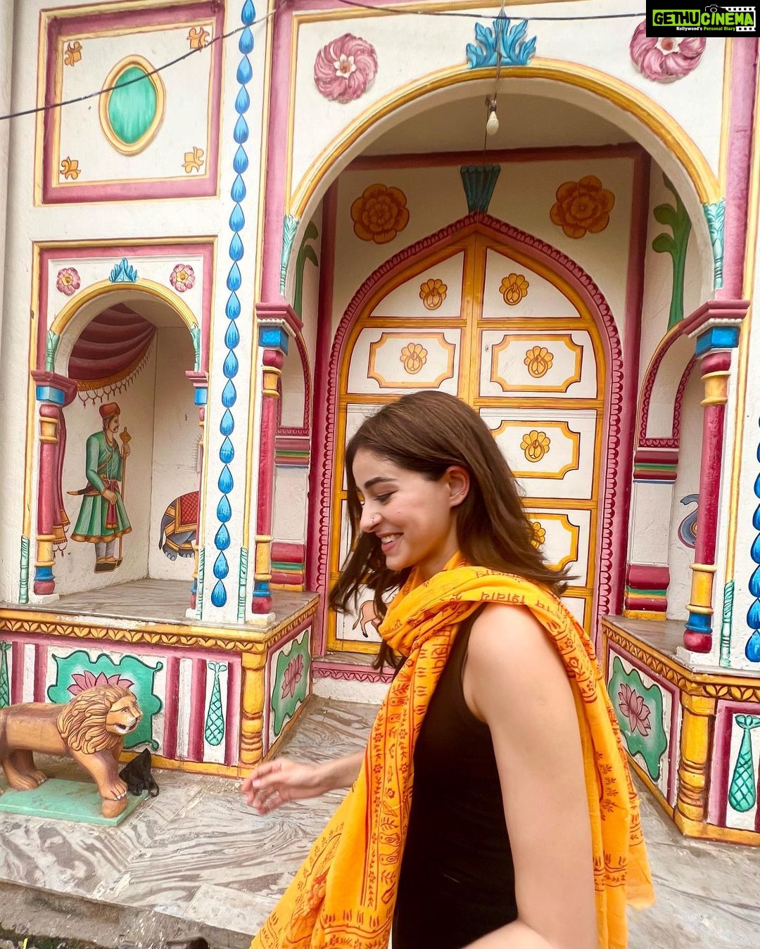 Ananya Panday Instagram - राधे-राधे 🤍 Mathura, Uttar Pradesh