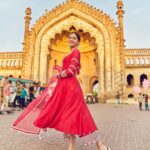 Ananya Panday Instagram - Muskuraiye aap Lucknow mein hai 😊 #Liger is out day after!!!! and I cannot control my smile 😁😁😁😁😁 Lucknow, Uttar Pradesh