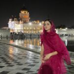 Ananya Panday Instagram - Satnam Waheguru ✨Waheguru ji ka Khalsa Waheguru ji ki fateh 🙏🏼 Gurdwara Bangla Sahib, New Delhi
