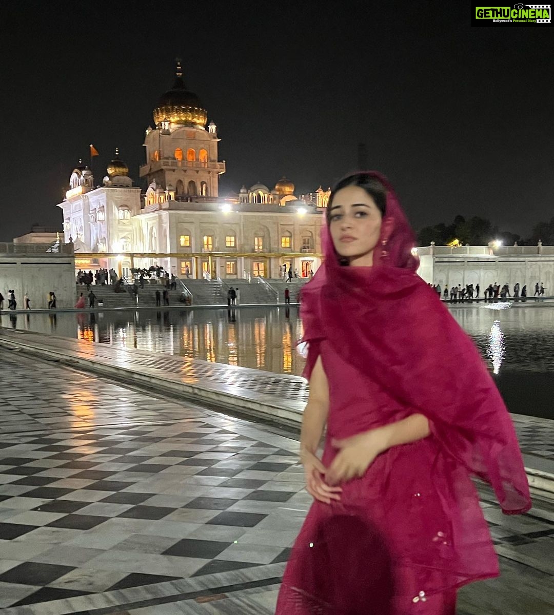 Ananya Panday Instagram - Satnam Waheguru ✨Waheguru ji ka Khalsa Waheguru ji ki fateh 🙏🏼 Gurdwara Bangla Sahib, New Delhi
